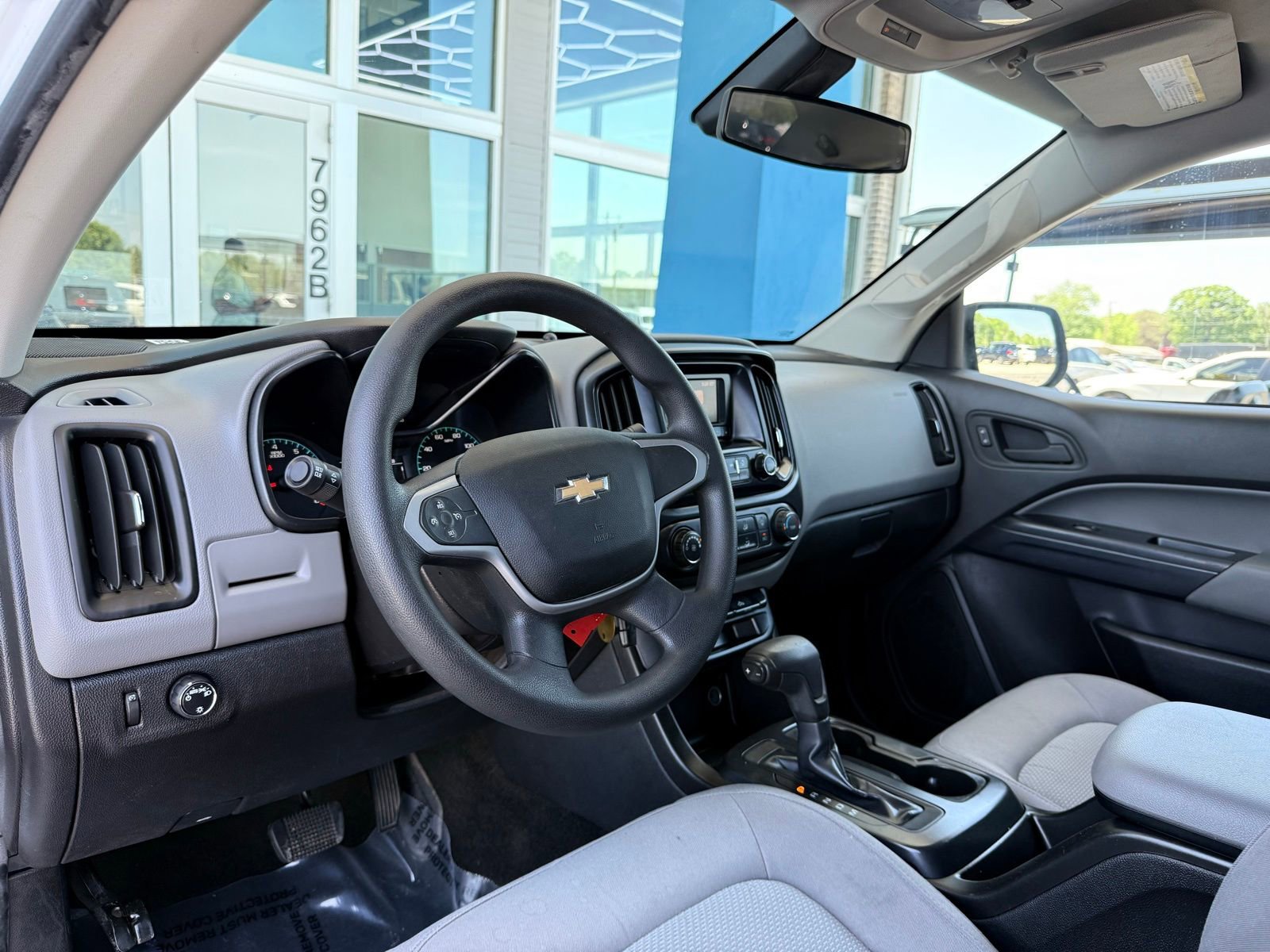 Used 2015 Chevrolet Colorado W/T w/ WT Convenience Package RWD image 14