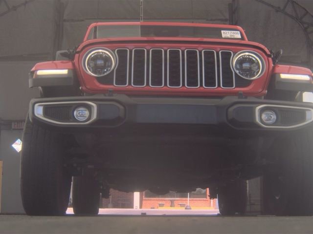 Used 2025 Jeep Wrangler Unlimited Sahara AWD/4WD image 4
