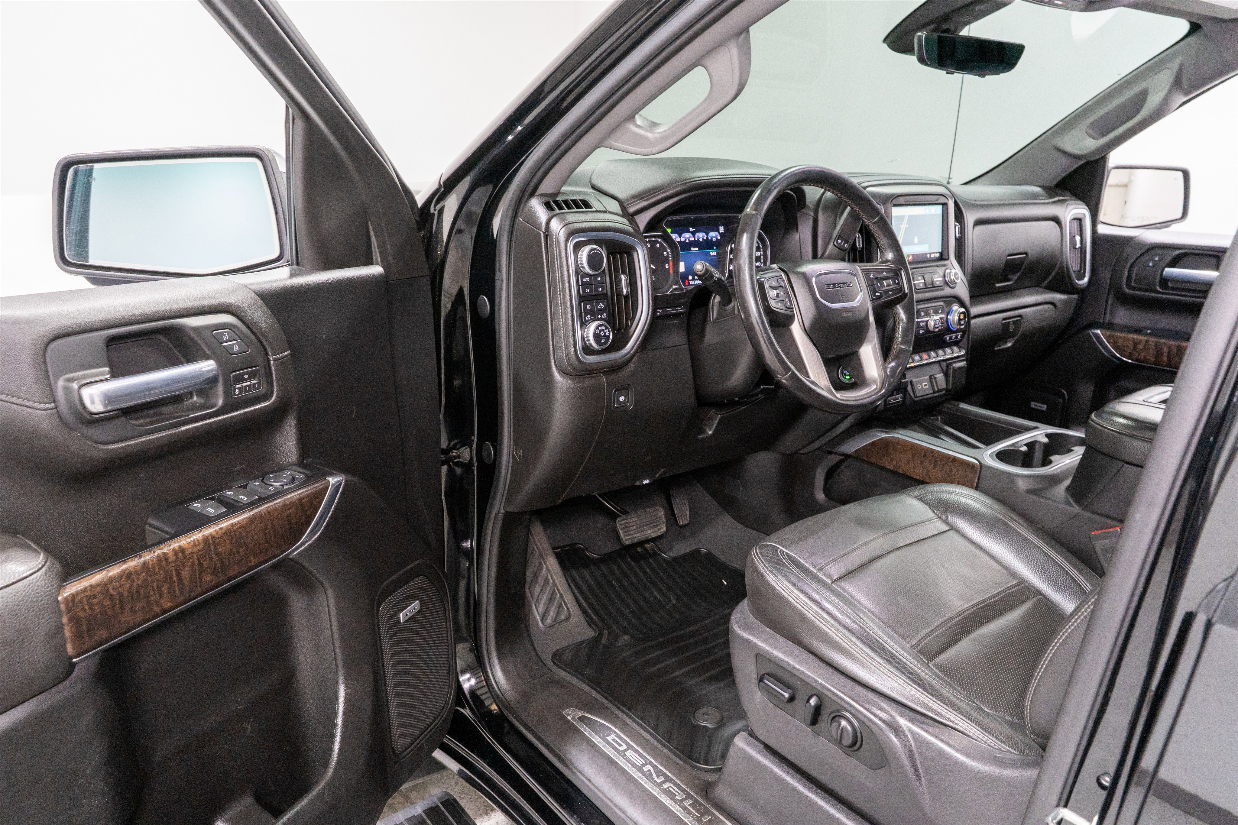 Used 2019 GMC Sierra 1500 Denali w/ Denali Ultimate Package AWD/4WD image 14