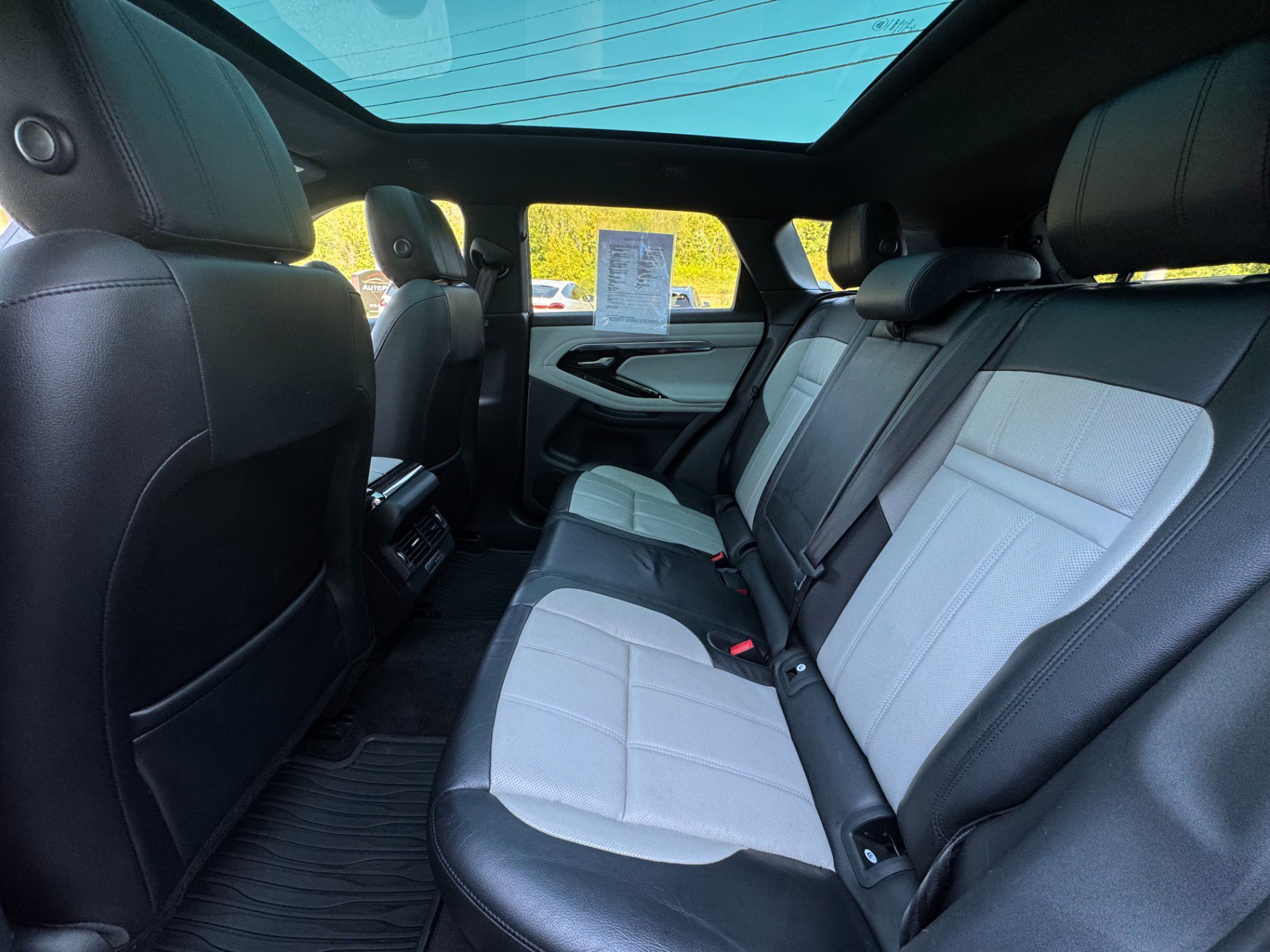 Used 2020 Land Rover Range Rover Evoque R-Dynamic SE image 51