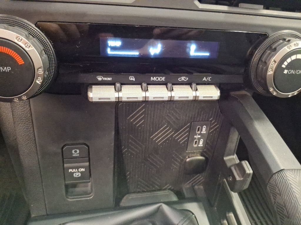 Used 2024 Toyota Tacoma SR AWD/4WD image 25