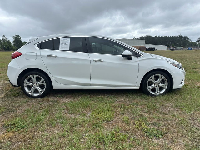 Used 2018 Chevrolet Cruze Premier FWD image 4