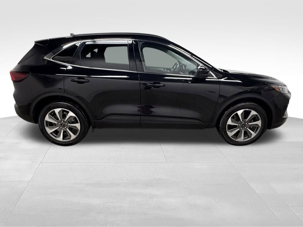 Used 2024 Ford Escape Platinum image 7