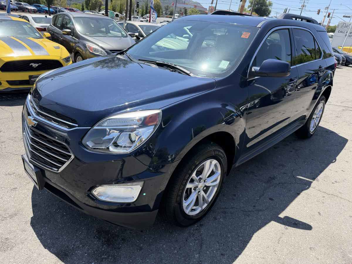 Used 2017 Chevrolet Equinox LT image 3