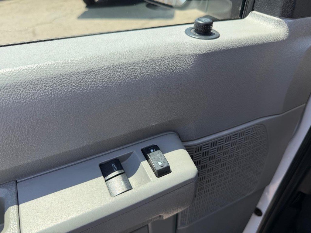 Used 2014 Ford E-150 and Econoline 150 Wagon w/ Power Windows & Locks Group RWD image 27