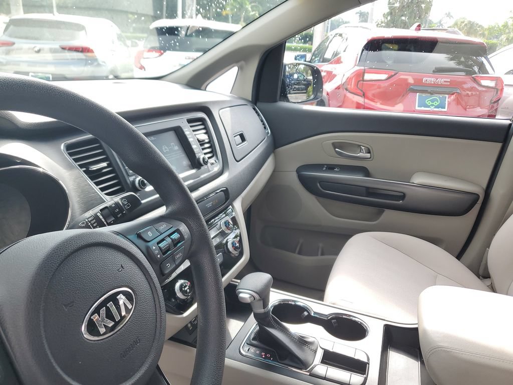 Used 2020 Kia Sedona LX FWD image 23