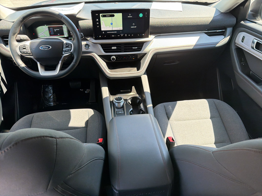 Used 2025 Ford Explorer Active RWD image 11