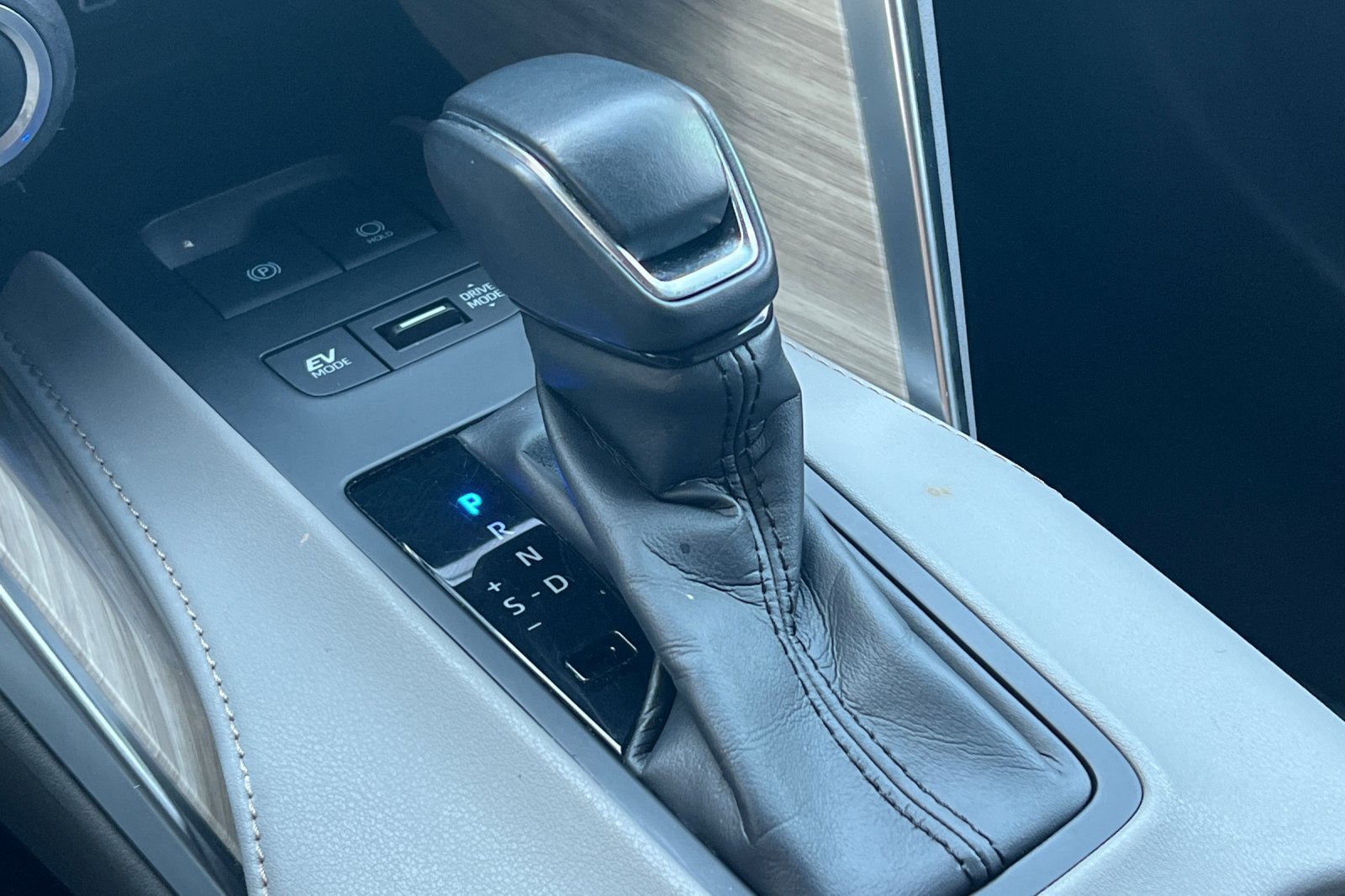 Certified 2024 Toyota Venza XLE AWD/4WD image 21