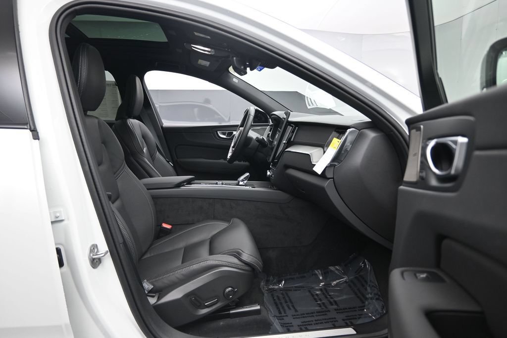 New 2026 Volvo XC60 T8 Ultra w/ Climate Package AWD/4WD image 23