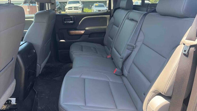 Used 2018 Chevrolet Silverado 1500 LTZ w/ Sport Package AWD/4WD image 9