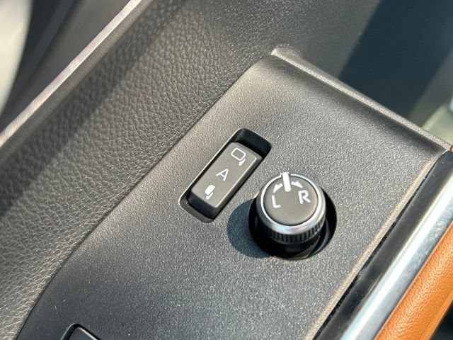 Certified 2025 Toyota Highlander Platinum AWD/4WD image 30
