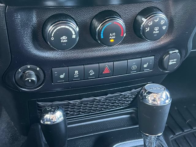 Used 2015 Jeep Wrangler Unlimited Sahara w/ Max Tow Package AWD/4WD image 26