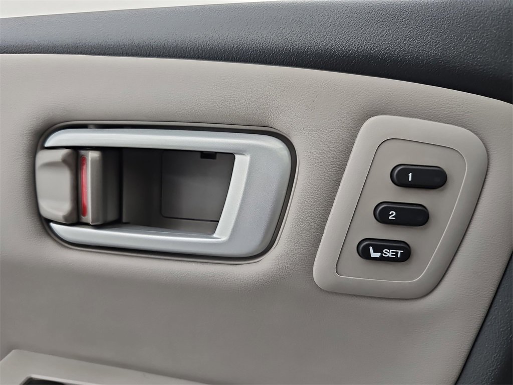 Used 2015 Honda Pilot Touring image 39