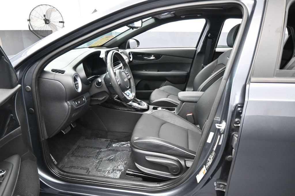 Used 2024 Kia Forte GT-Line w/ GT-Line Premium Package FWD image 12