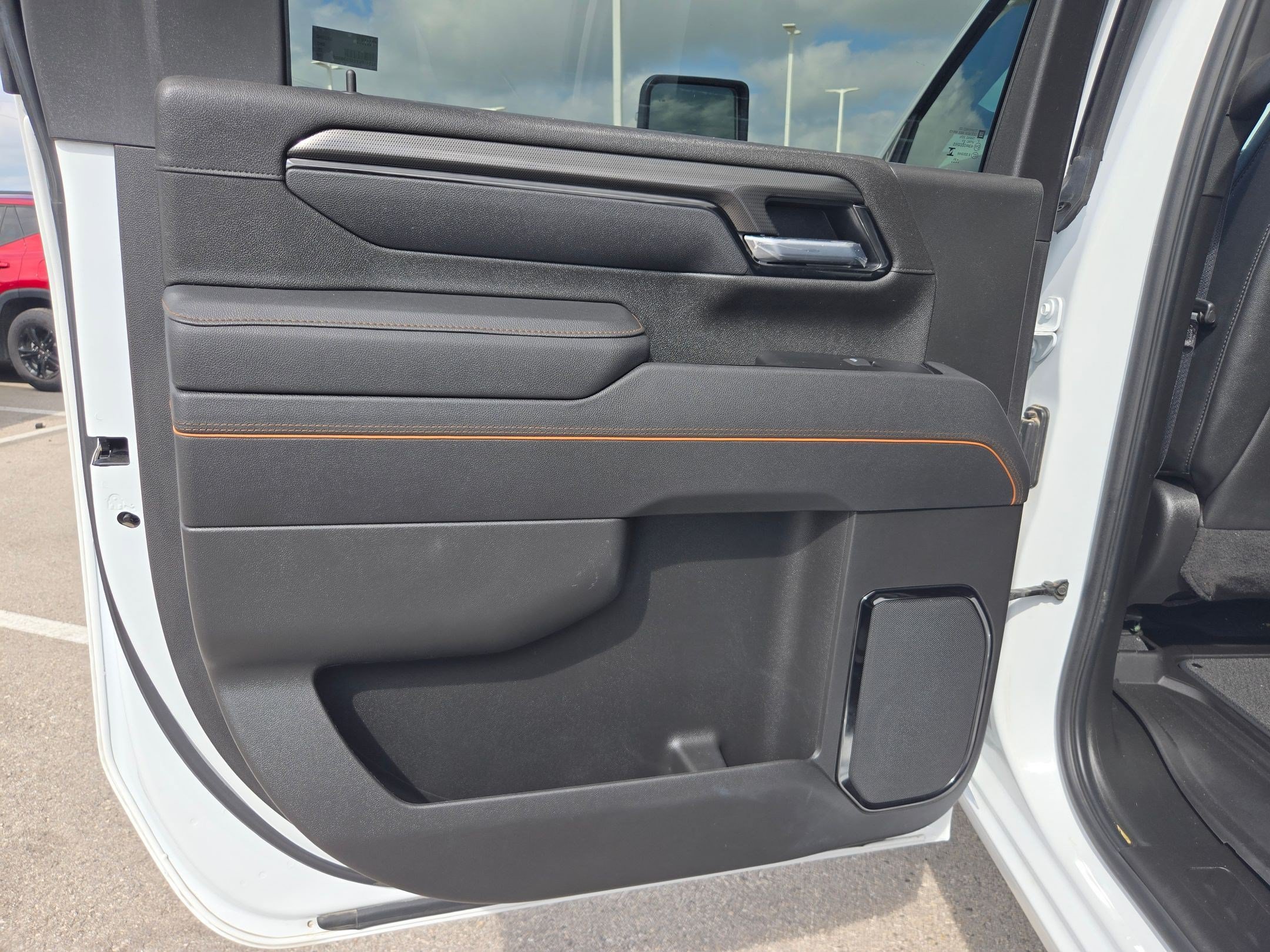 Used 2025 GMC Sierra 2500 AT4 AWD/4WD image 15
