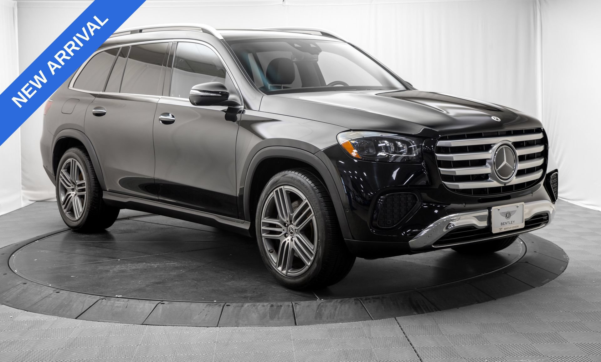 Used 2025 Mercedes-Benz GLS 450 4MATIC image 9