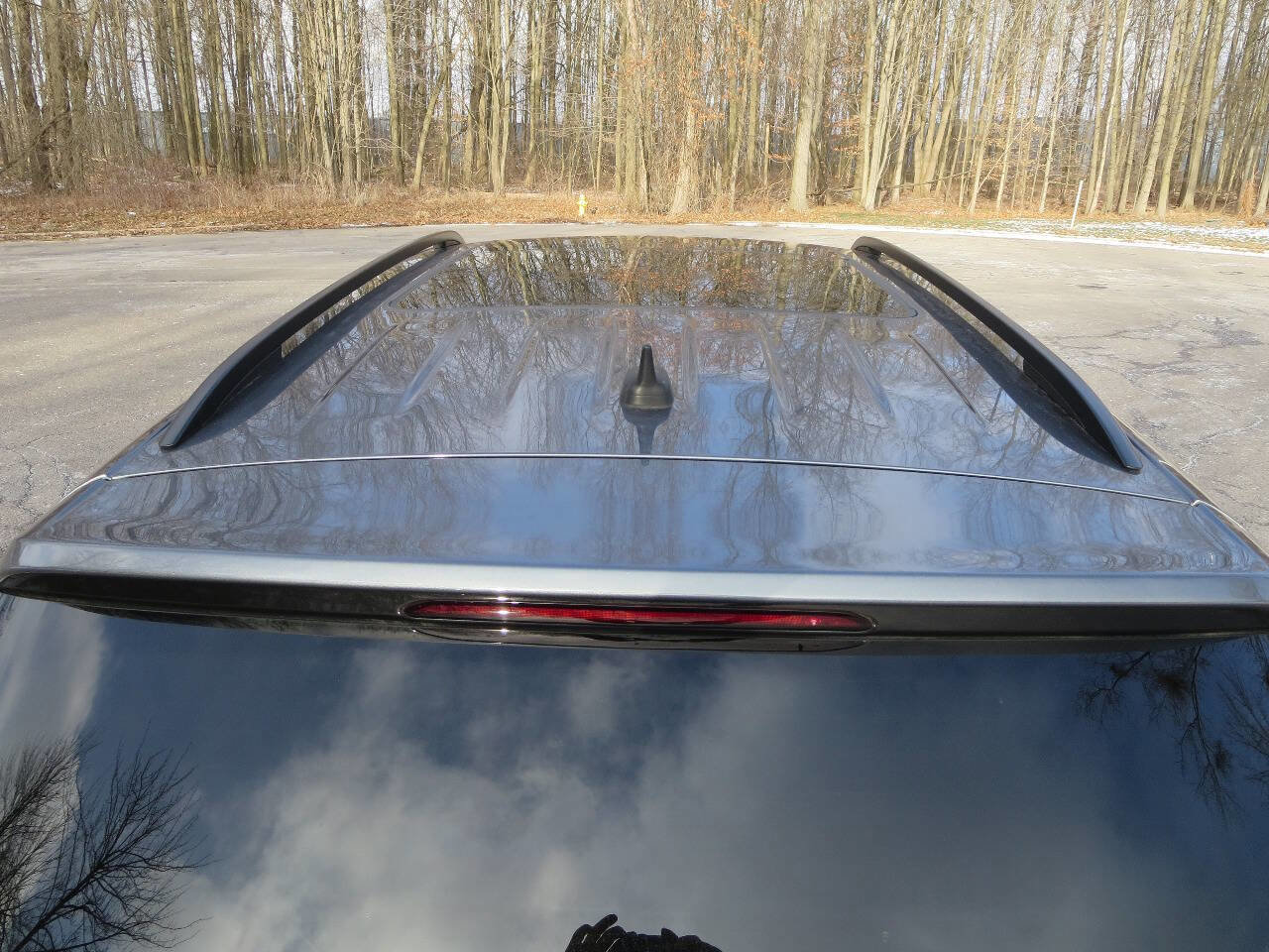 Used 2020 Volkswagen Tiguan SE w/ Panoramic Sunroof Package image 7