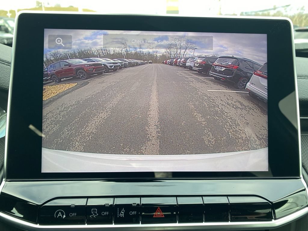 New 2026 Jeep Compass Latitude AWD/4WD image 32