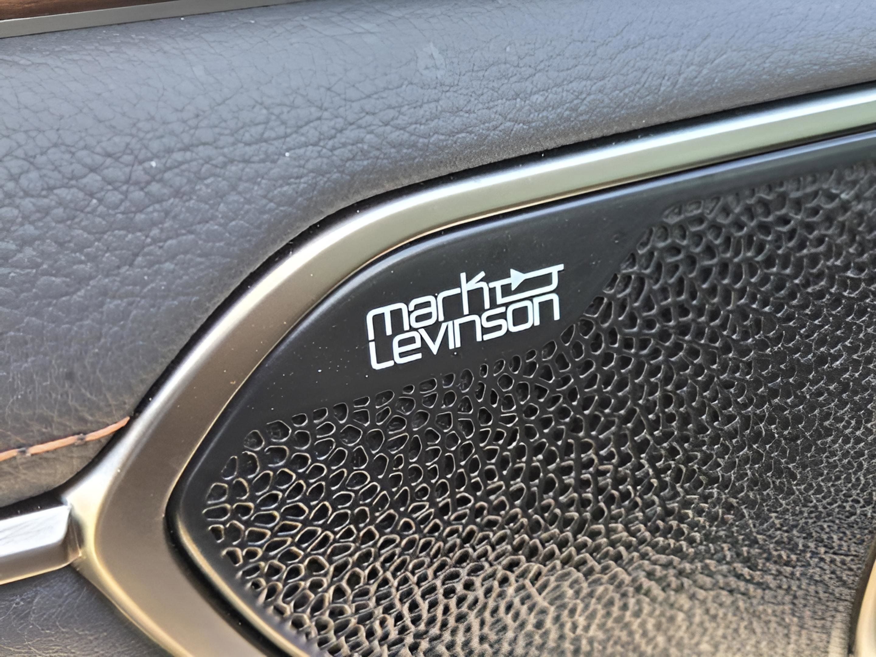 Used 2025 Lexus ES 350 Ultra Luxury w/ Accessory Package (Z2) image 16