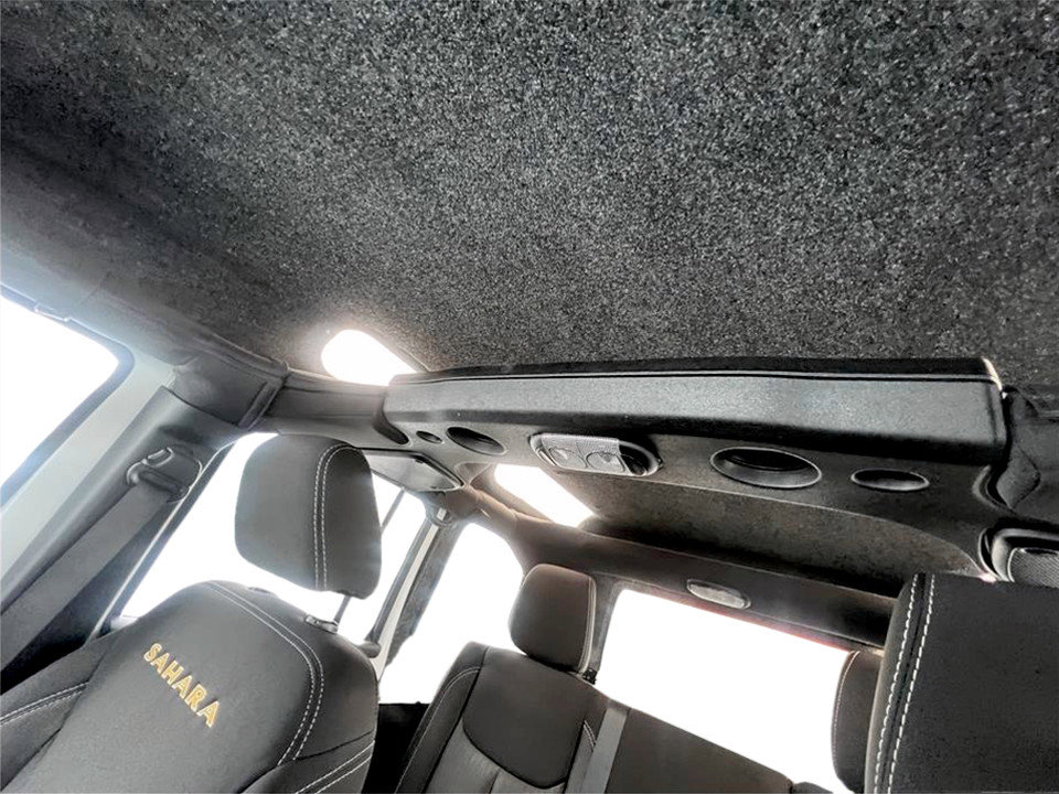 Used 2015 Jeep Wrangler Unlimited Sahara w/ Connectivity Group image 11