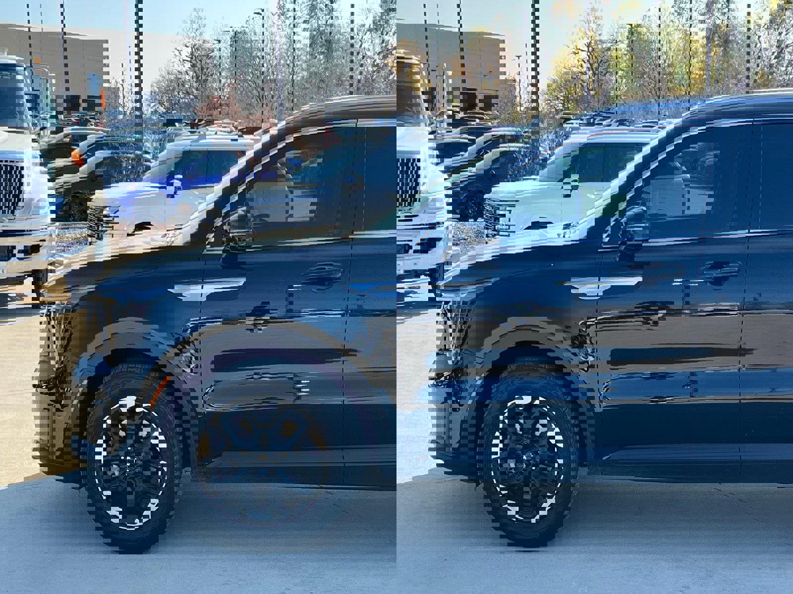 Used 2024 Kia Sorento S w/ Panoramic Sunroof Package image 7