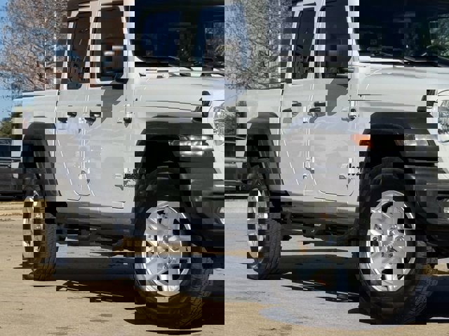 Used 2020 Jeep Gladiator Sport w/ Quick Order Package 24S image 3