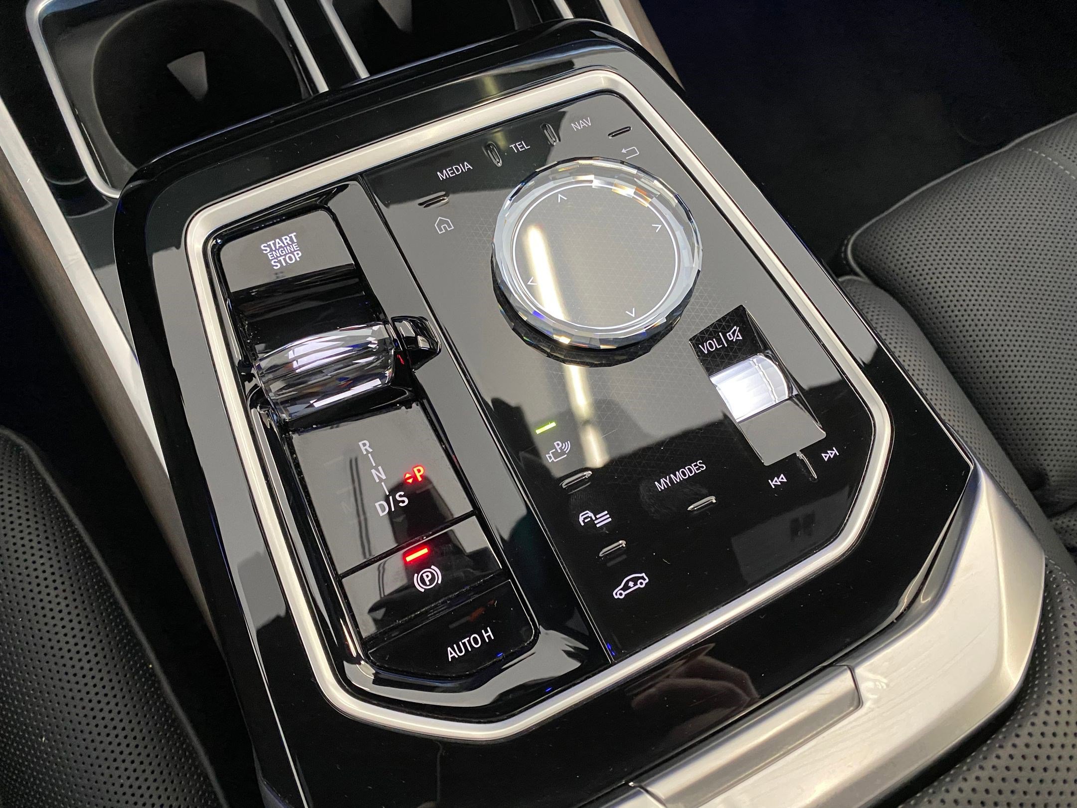 Used 2025 BMW 760i xDrive w/ Executive Package image 28