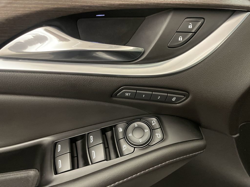 Used 2024 Buick Enclave Avenir w/ Avenir Technology Package AWD/4WD image 18