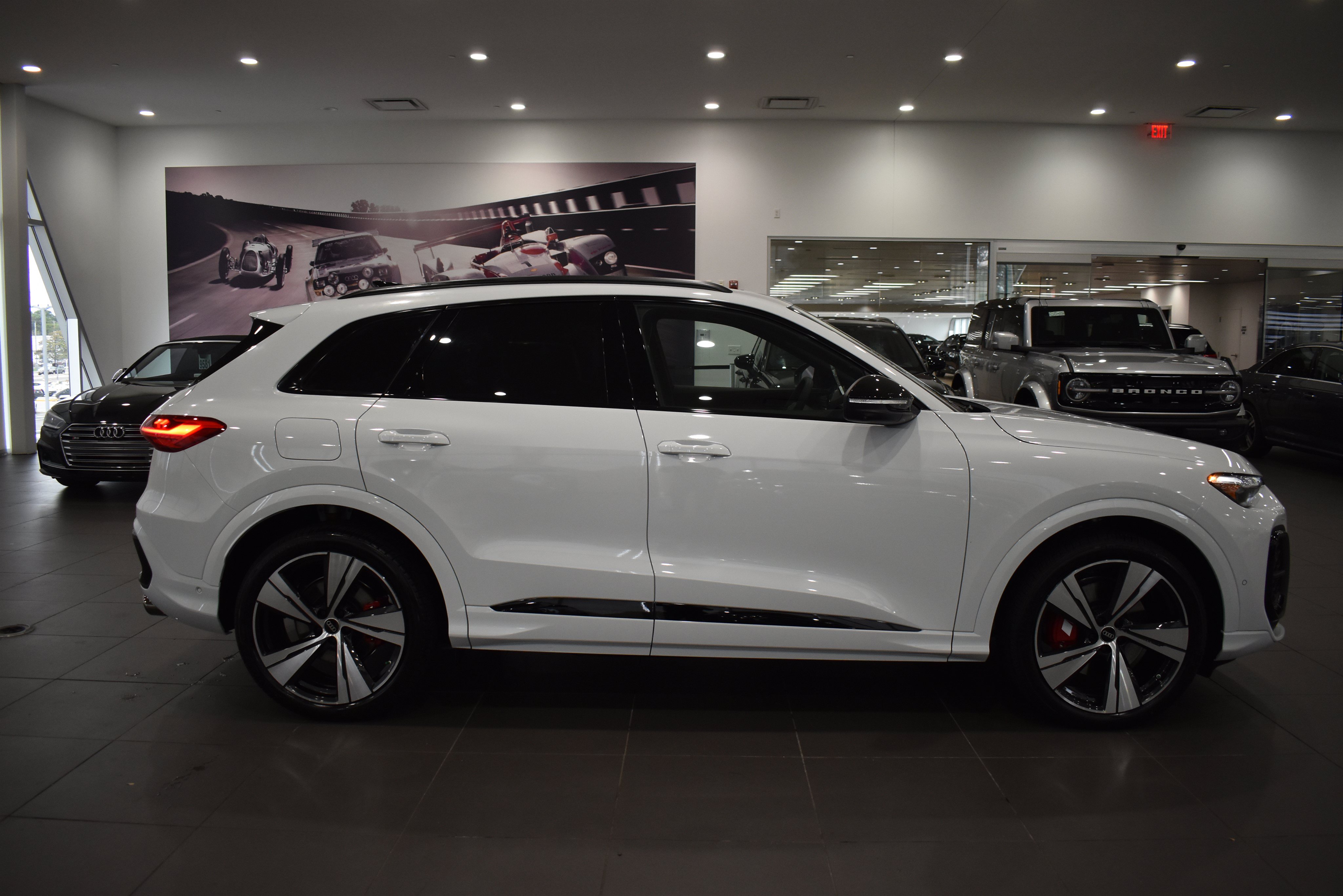 New 2026 Audi SQ5 Prestige AWD/4WD image 8
