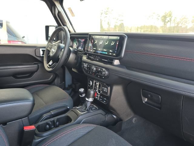 Used 2025 Jeep Gladiator Rubicon AWD/4WD image 19