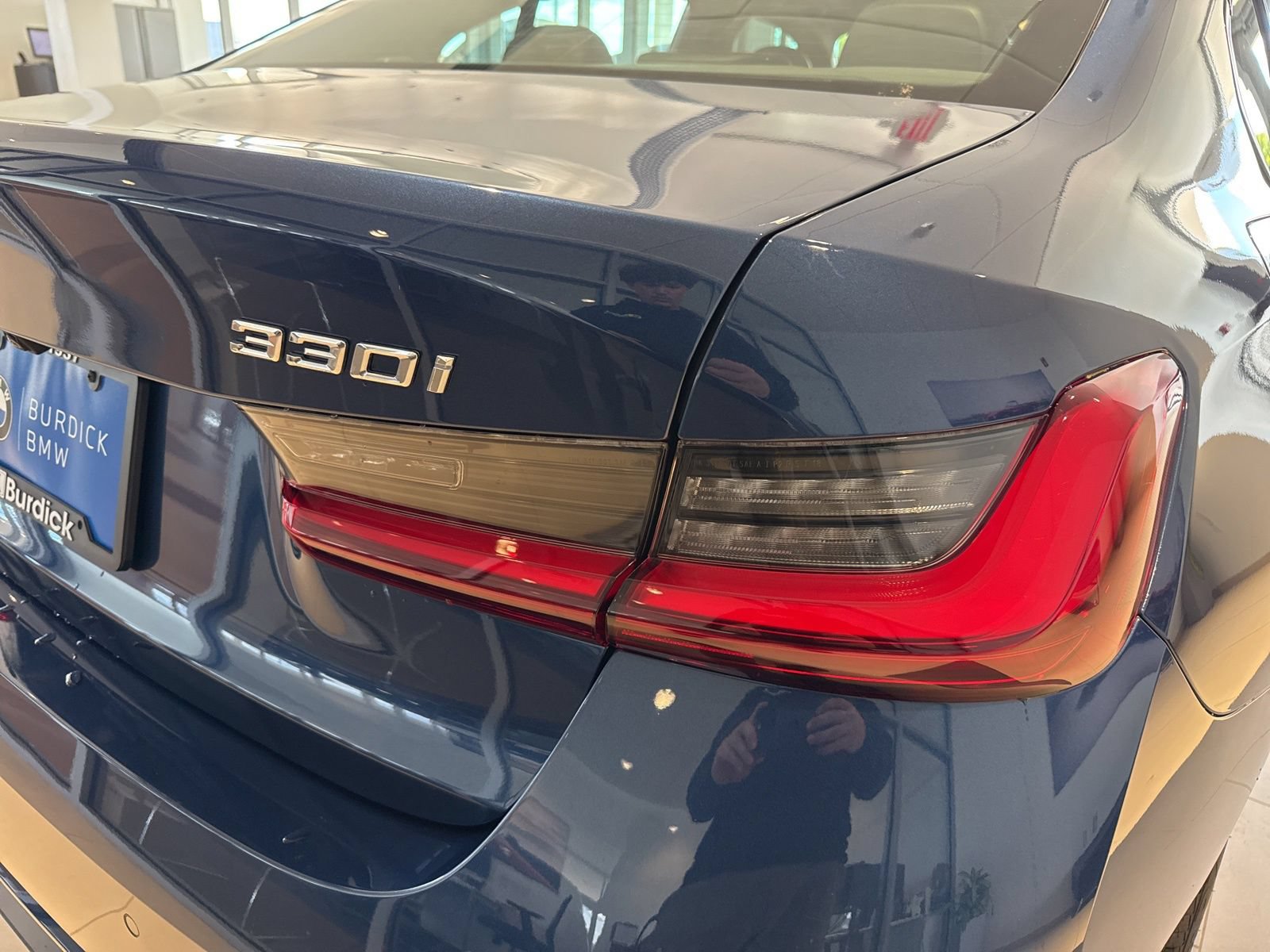 Certified 2023 BMW 330i xDrive Sedan w/ Premium Package AWD/4WD image 9