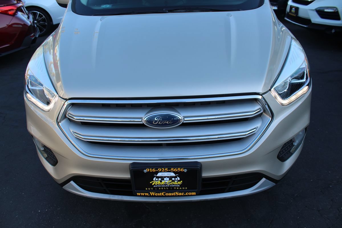 Used 2018 Ford Escape SEL FWD image 9
