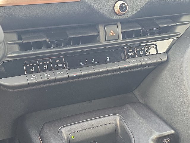 Used 2023 Toyota Crown AWD/4WD image 19