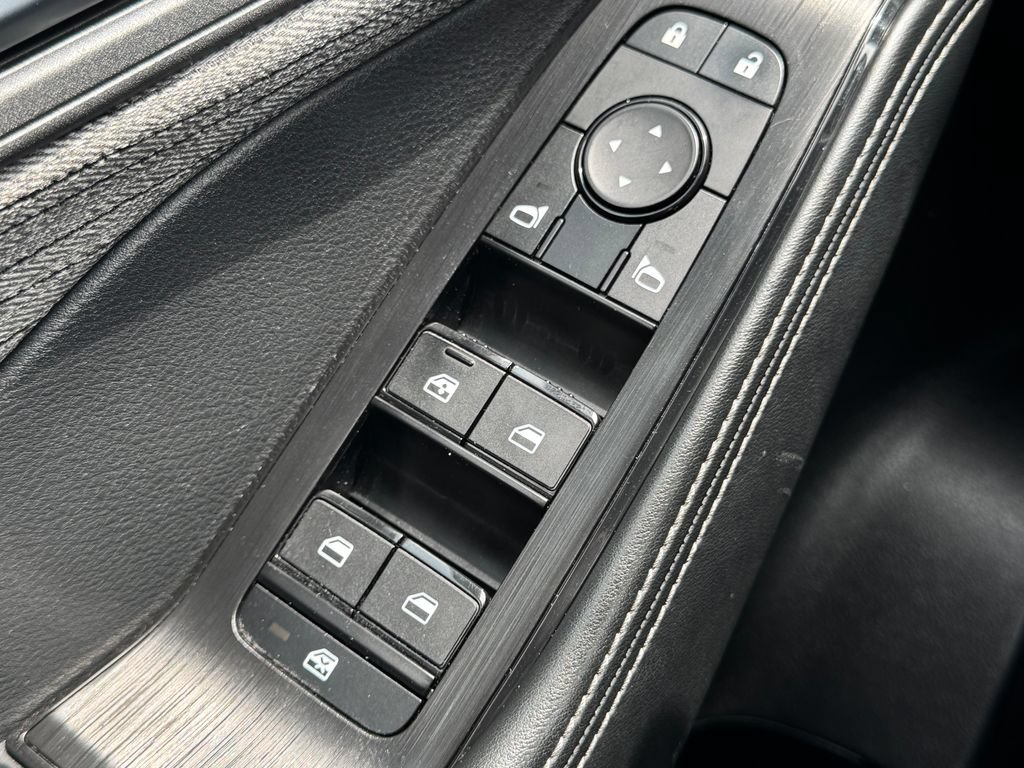 Used 2023 Nissan Rogue SV AWD/4WD image 29
