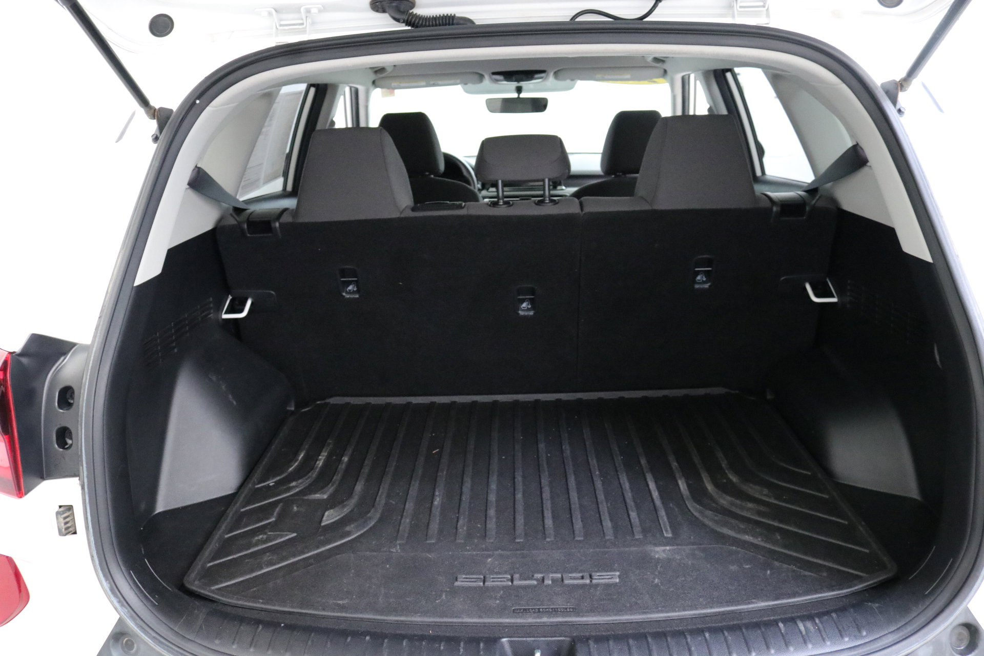 Used 2021 Kia Seltos LX image 24