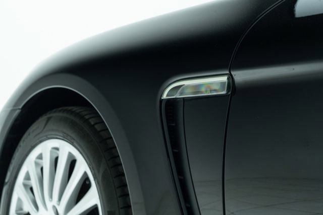 Used 2016 Porsche Panamera 4 Edition image 21