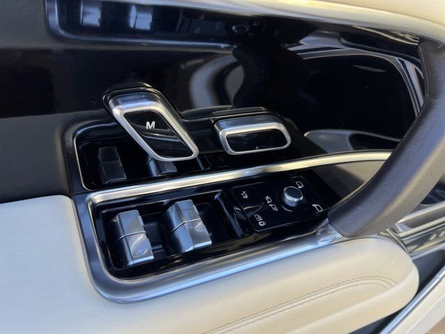 Used 2023 Land Rover Range Rover SE image 13