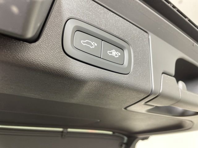 Certified 2024 Volvo XC60 T8 Plus w/ Protection Package Premier image 39