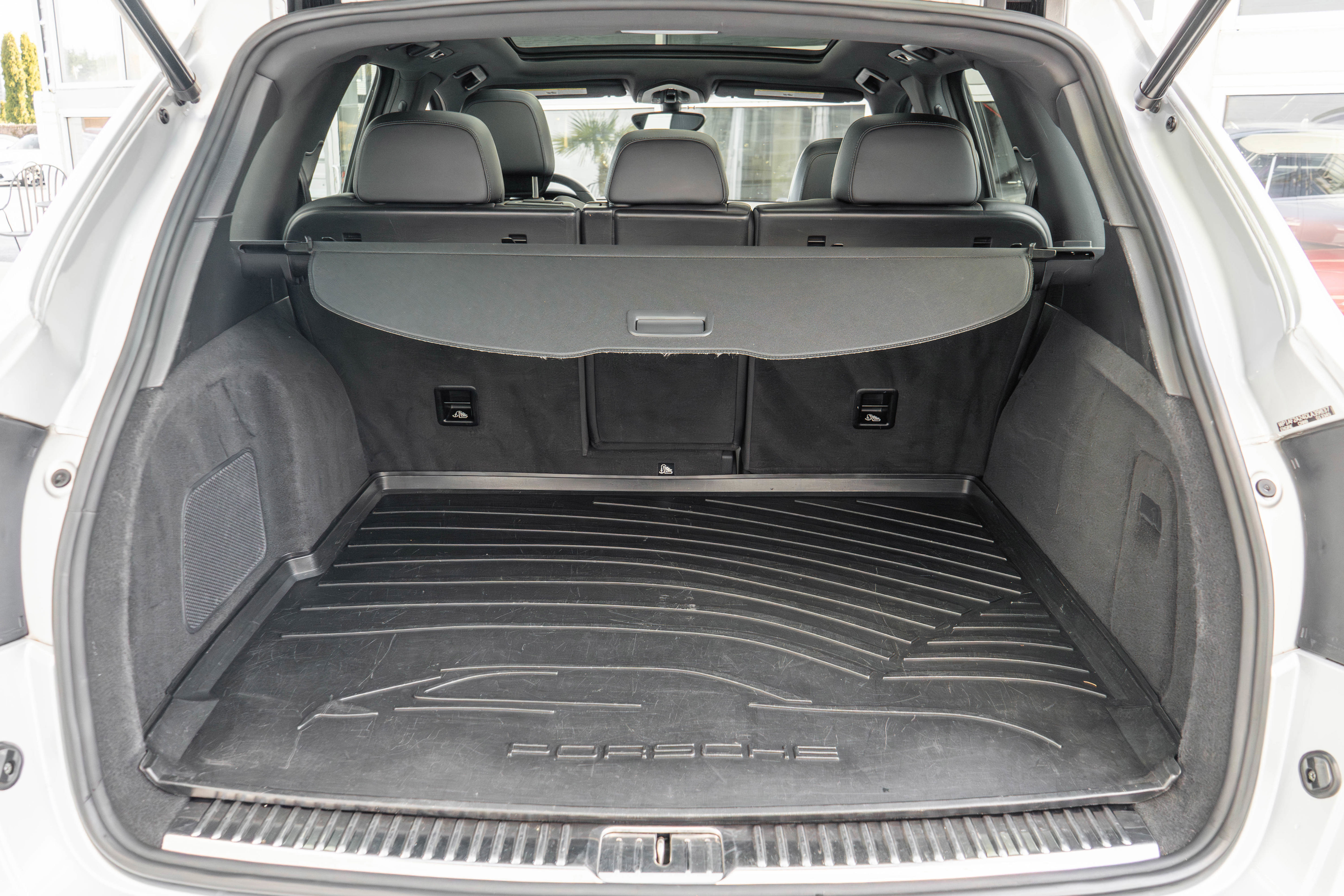 Used 2013 Porsche Cayenne Diesel AWD/4WD image 35