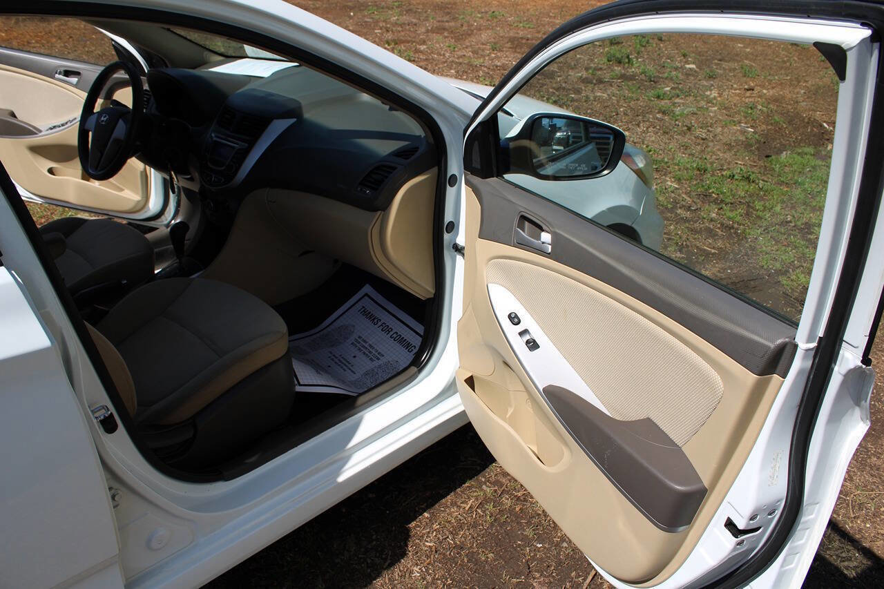 Used 2013 Hyundai Accent GLS image 37