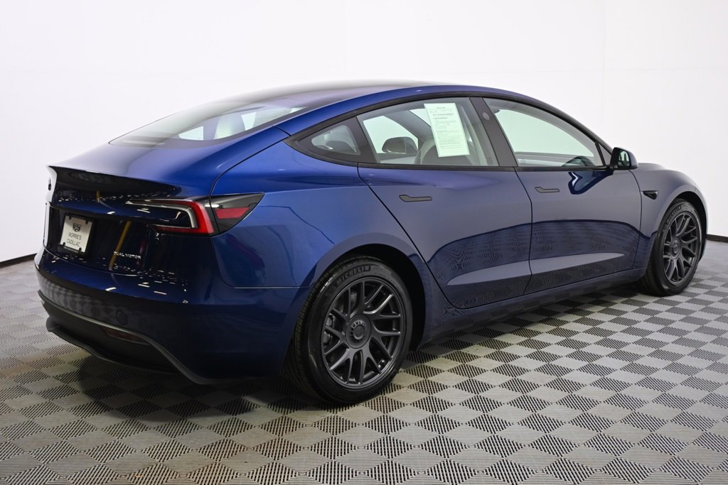 Used 2025 Tesla Model 3 Long Range image 7