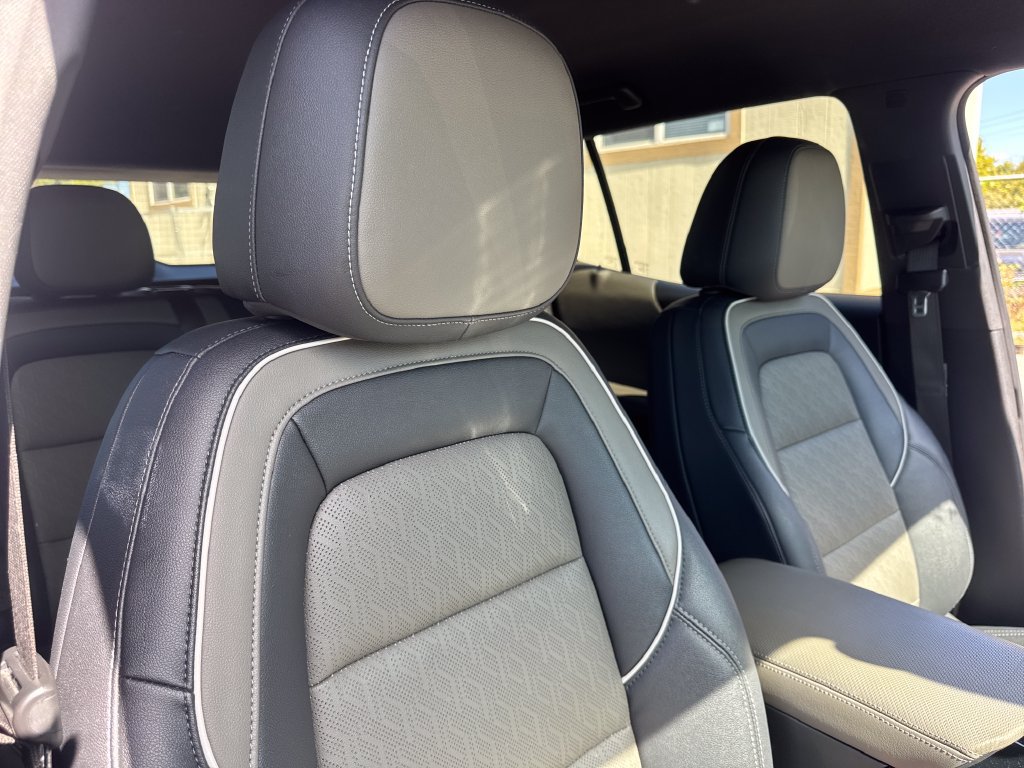 Used 2025 Chevrolet Equinox LT w/ Convenience Package II FWD image 26