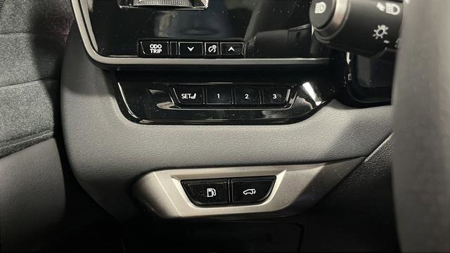 Used 2025 Lexus RX 500h F Sport AWD/4WD image 39