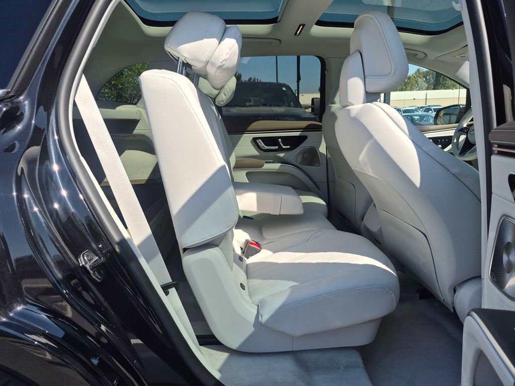 Used 2023 Mercedes-Benz EQS 580 4MATIC SUV image 27