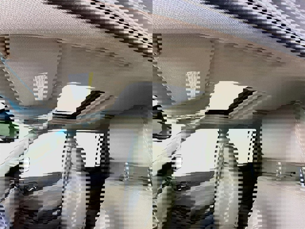 Used 2015 GMC Yukon XL SLT w/ Open Road Package image 17