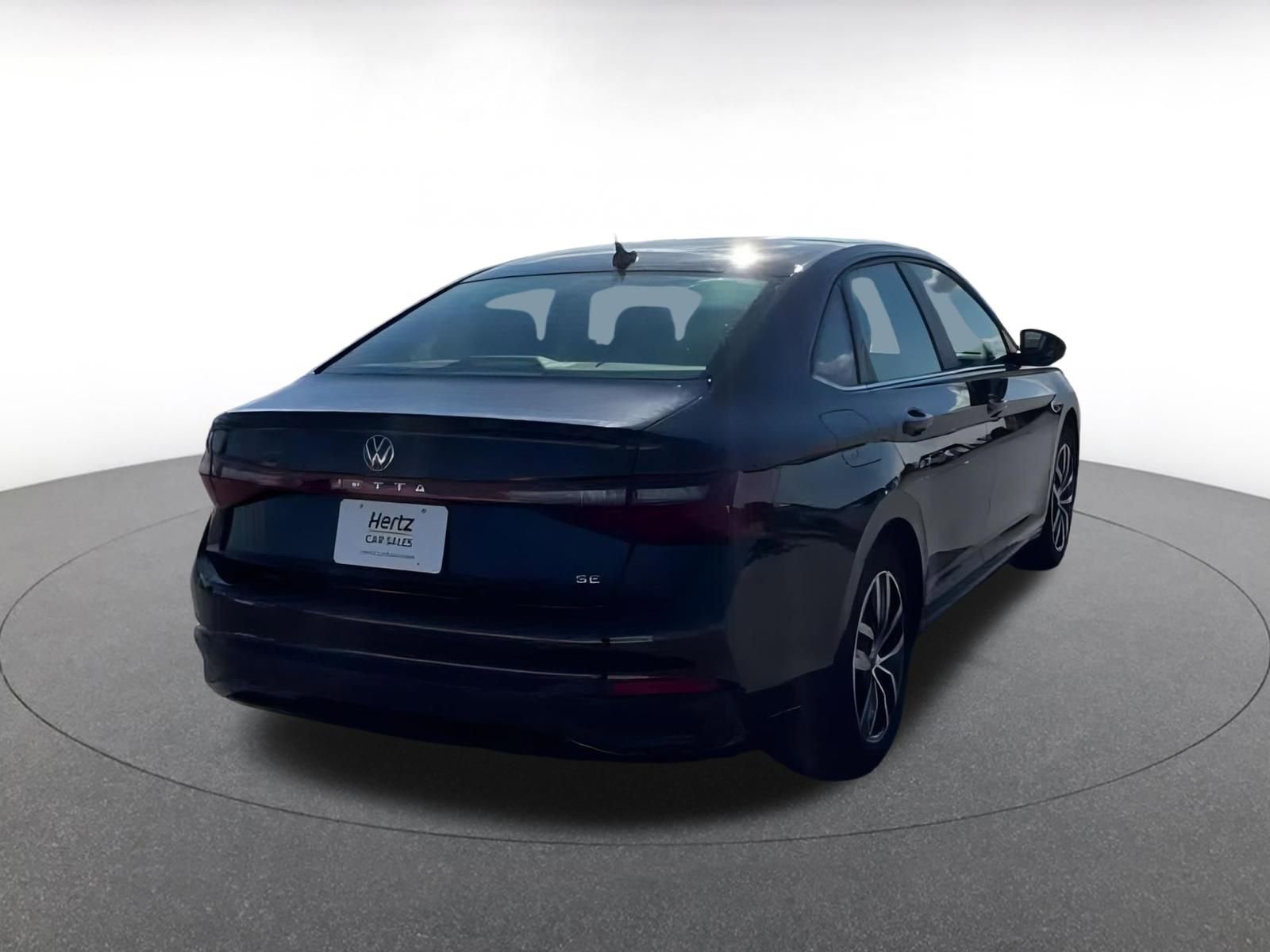 Used 2025 Volkswagen Jetta SE image 15