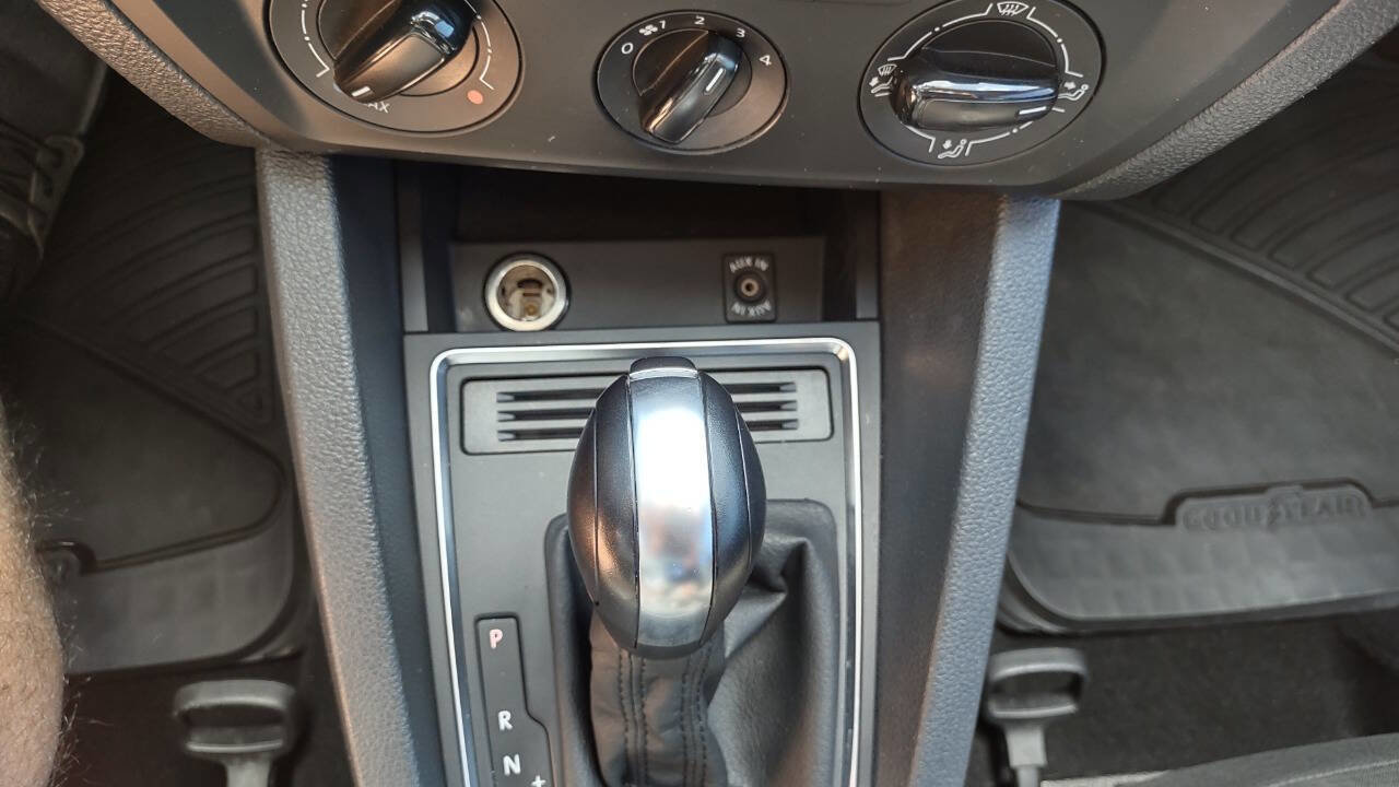 Used 2015 Volkswagen Jetta S image 19