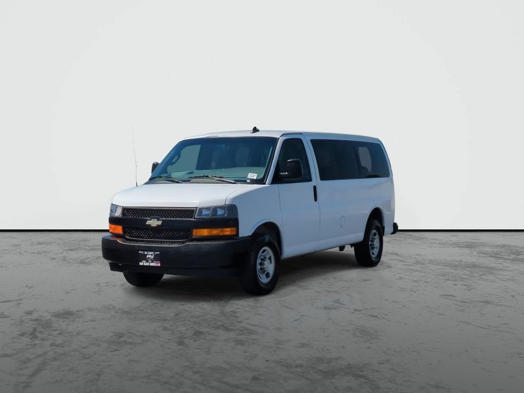 Used 2023 Chevrolet Express 3500 LS RWD image 4