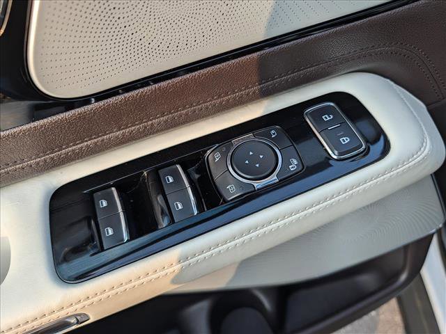 Used 2022 Lincoln Aviator Black Label w/ Dynamic Handling Package AWD/4WD image 35