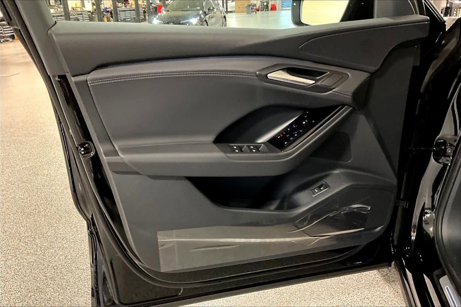 New 2027 Audi Q6 e-tron Premium AWD/4WD image 10